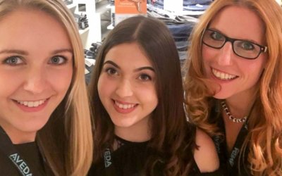 Team von Daniel Schmid Friseure stylt bei Breuninger Modenschau 2017 in Reutlingen