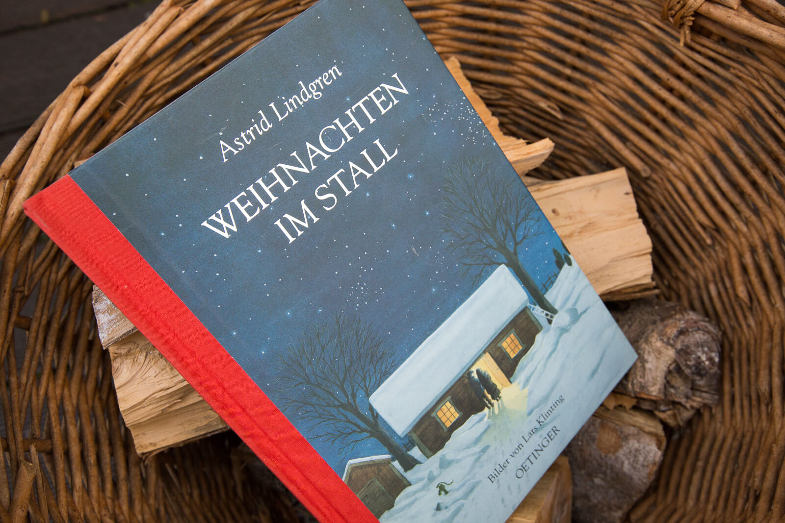 Zu den schönsten Geschichten gehört die Weihnachtsgeschichte. Die von Astrid Lindren ist ganz besonders.